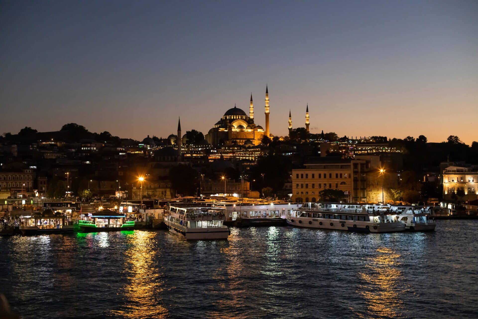 Night view of Suleymaniye Mosque in Istanbul.